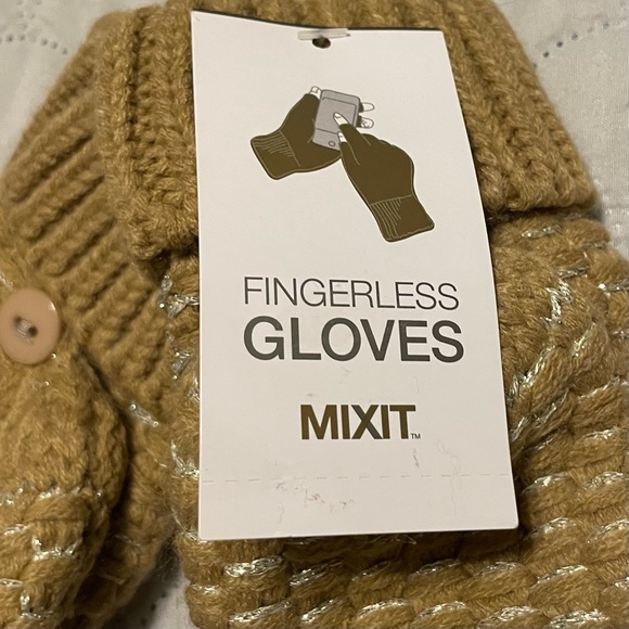 Knitted Fingerless Gloves or Mittens, Tan with Metallic Silver, NWT! - Picture 4 of 7
